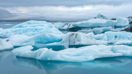 Eisschollen am Gletscher