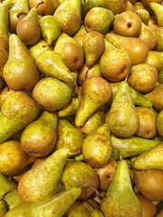 pears in a market - 411496564