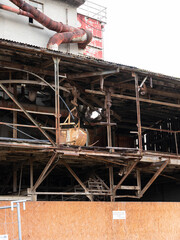 Altes marodes Schotterwerk in der Schweiz