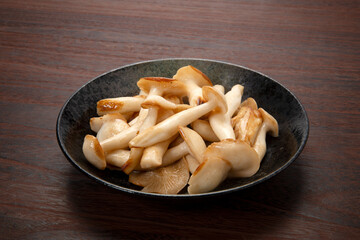 ホワイトブナシメジのバター炒め