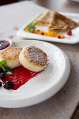 Cheesecakes with jam