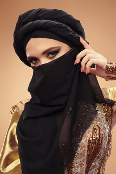 woman in black burga