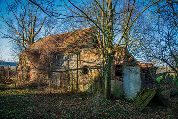 Altes verfallendes Bauernhaus