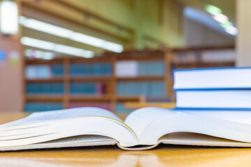 図書館イメージ　読書イメージ　勉強イメージ