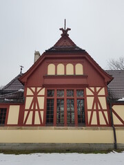Fototapeta premium Eisenbahn Kaiserbahnhof Joachimsthal Bahnhof Werbellinsee . Deutschland, Brandenburg. Eisenbahnstrecke Britz - Fürstenberg. Mobile Fotografie