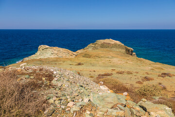 Fototapeta na wymiar View of the coast of the island of Folegandros, Greece.