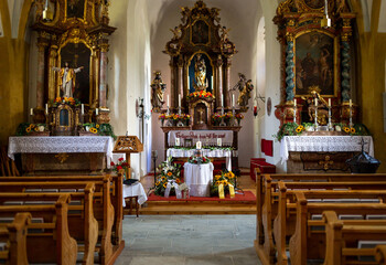Katholische Kirche Innenansicht Innenraum Gebetsraum