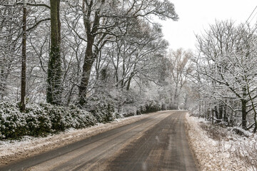 Fototapeta na wymiar Snow covers the roads