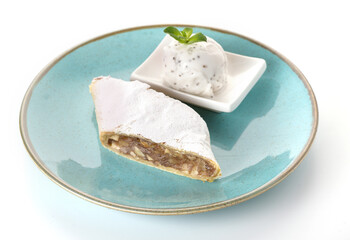 apple strudel with ice cream 