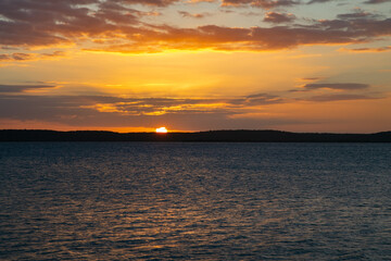 Fototapeta na wymiar sunset at the beach. sunset over the sea 
