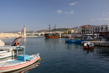 Fototapeta na wymiar the Venetian Harbour in Rethymno on Crete island (Greece)