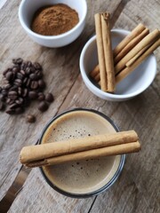 cinnamon sticks and cinnamon