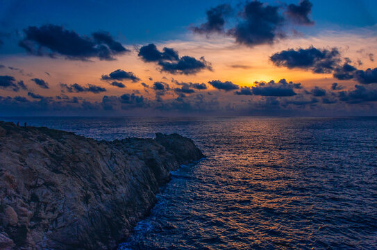 Atardecer entre nubes