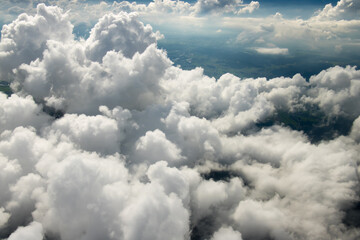 Naklejka na ściany i meble 飛行機から見る積雲と空
