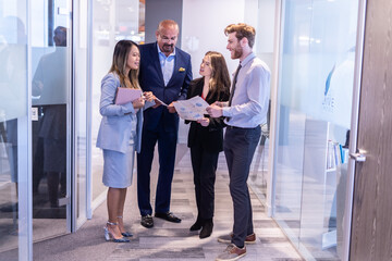 Fototapeta premium Office employees having a meeting