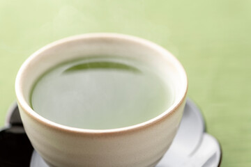 温かい緑茶