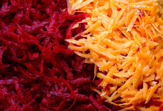 beterraba com cenoura ralada, vista de cima. 