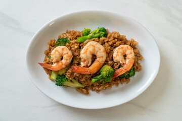 fried rice with broccoli and shrimps