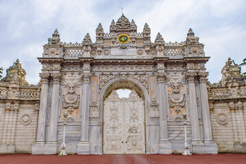Fototapeta na wymiar Dolmabahce Palace, the main administrative center of the Ottoman Empire in Istanbul, Turkey