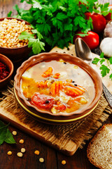 Pea soup with tomatoes