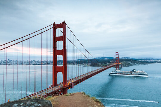 Golden gate bridge at sunrise, San Francisco, California, USA
