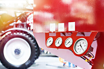 Manometers on agricultural transport