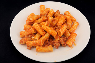 macaroni bolognese