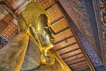 reclining buddha in wat pho city