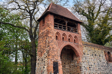 Fototapeta na wymiar Medieval fortification of the city gate in Neuebrandemburg