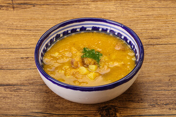Pea soup with smoked meat