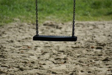 Kinderschaukel am Spielplatz