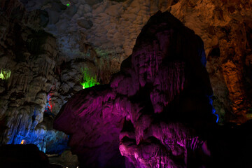 Hang Sung Sot Grotto (Cave of Surprises), Halong Bay,