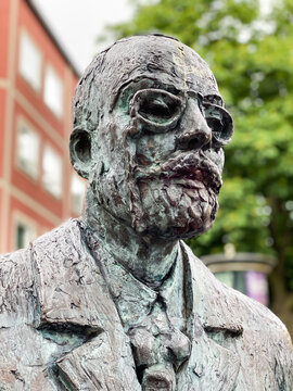 Bronze statue. Writer and poet Gustaf Fr&ouml;ding. Karlstad, Sweden, Scandinavia.