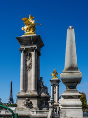 Fototapeta na wymiar statue du pont Alexandre 3 à Paris