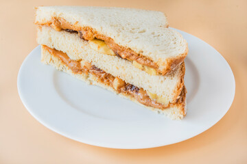 Sandwich Peanut butter with banana