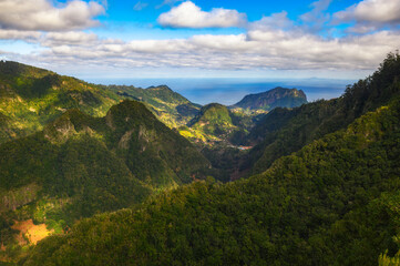 Fototapeta na wymiar Valley of the Ribeira da Metade on Madeira as seen from the Balcoes viewpoint