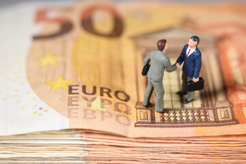 Argent euro dollar change echange banque  monnaie patron accord salaire