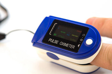 fingertip pulse oximeter