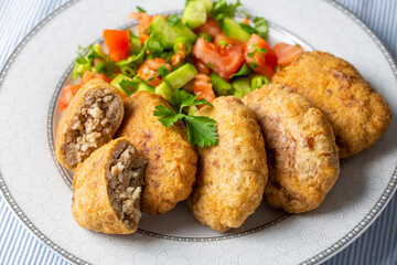 Turkish style meatballs ( Turkish name; Kadin Budu Köfte )