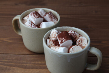 マシュマロ ホットチョコレート ココア 木のテーブル