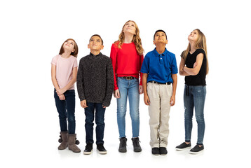Fototapeta premium Kids: Group Of Pre-Teens Looking Upwards
