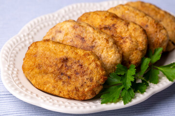 Turkish style meatballs ( Turkish name; Kadin Budu Köfte )