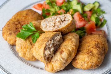 Turkish style meatballs ( Turkish name; Kadin Budu Köfte )