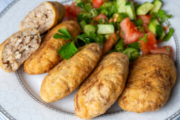 Turkish style meatballs ( Turkish name; Kadin Budu Köfte )