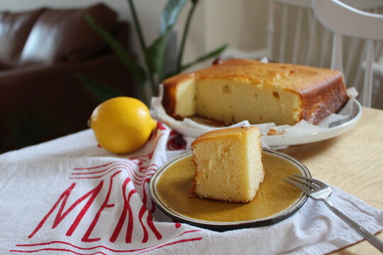 Lemon buttermilk cake