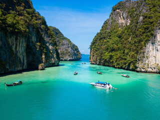 Fototapeta na wymiar aerial view of Maya Bay at Pileh lagoon