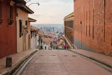 Vista de atardecer de la ciudad de Bogota desde un punto alto de La Candelaria