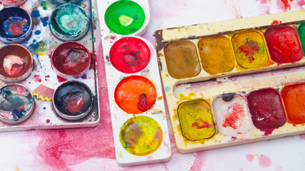 Watercolors that a child often paints, mixed colors