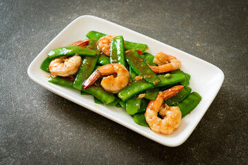 Stir-Fried Green Peas with Shrimp