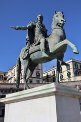 Obraz premium Napoli - Statua equestre di Carlo di Borbone in Piazza Plebiscito